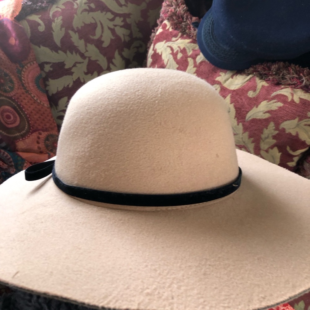 Marcus Adler Hat - Picture 1 of 4